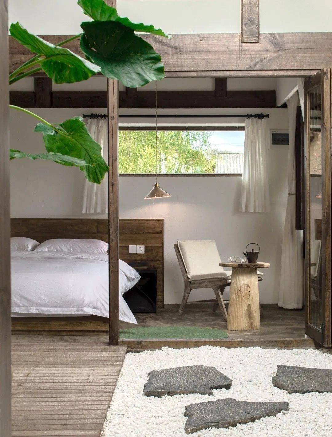 「更时髦」,「更性感」,「更细节」,「更浪漫」,「更呆得住」,「更有