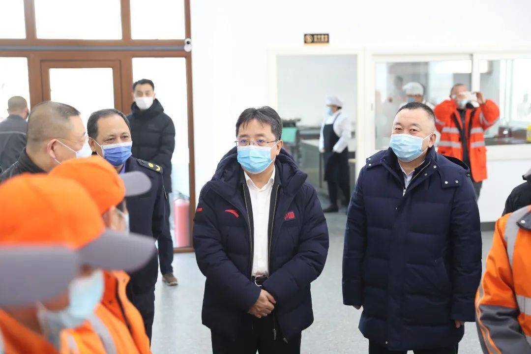 政务净月高新区党工委副书记管委会主任曲国辉走访慰问一线工作人员