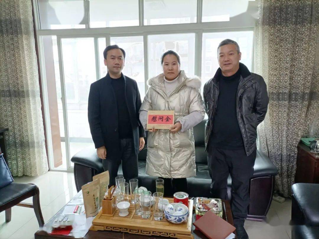 贵定县开展新春走访慰问各领域优秀人才活动