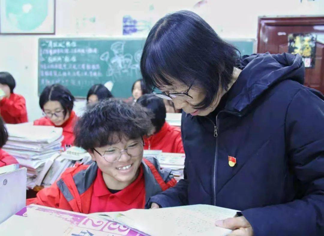 师德典范人民日报寻找张桂梅坚守的答案看完大家都