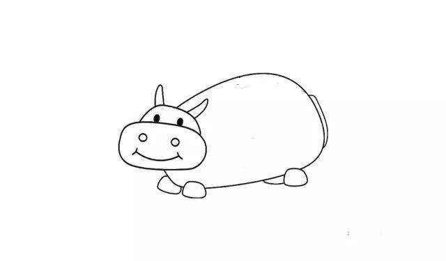 第三步 然后画出牛角,四只脚和尾巴.