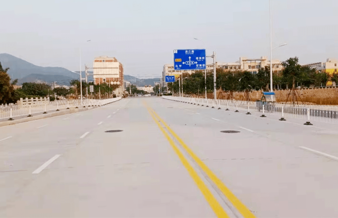 洛江区万虹路,滨江路,西环路三条主干道横向连通,有效盘活河市镇片区