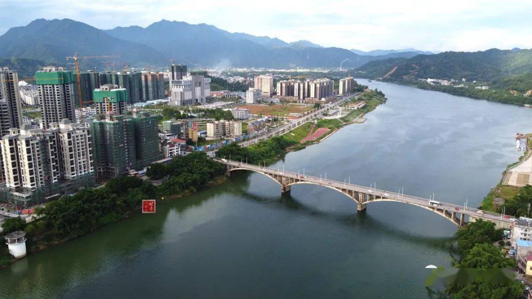 解除合同后,我局重新启动了桂江三桥的项目前期工作,目前已基本完成.