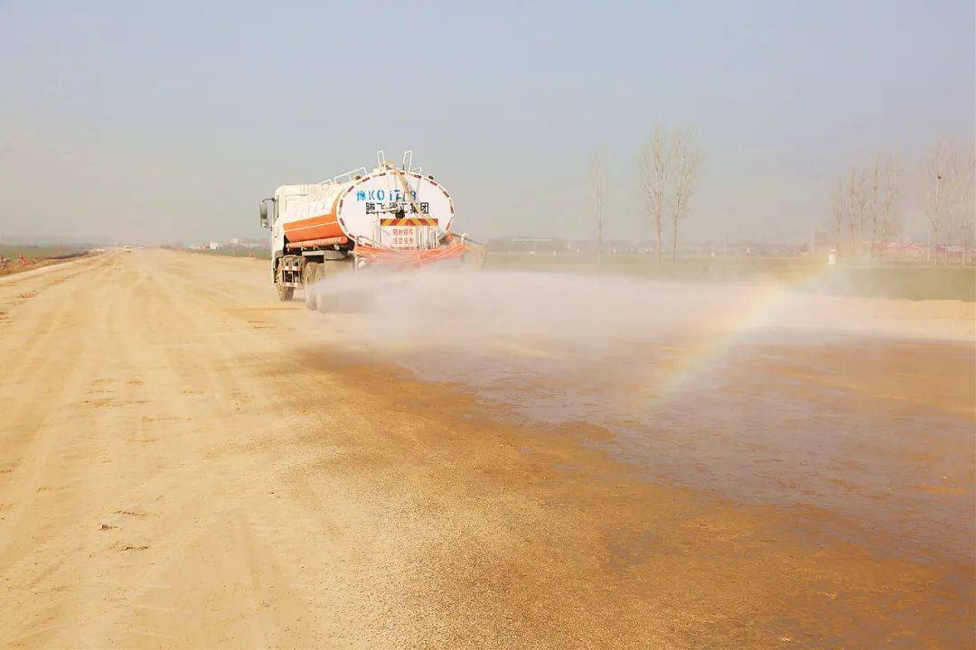 洒水 来自搜狐网