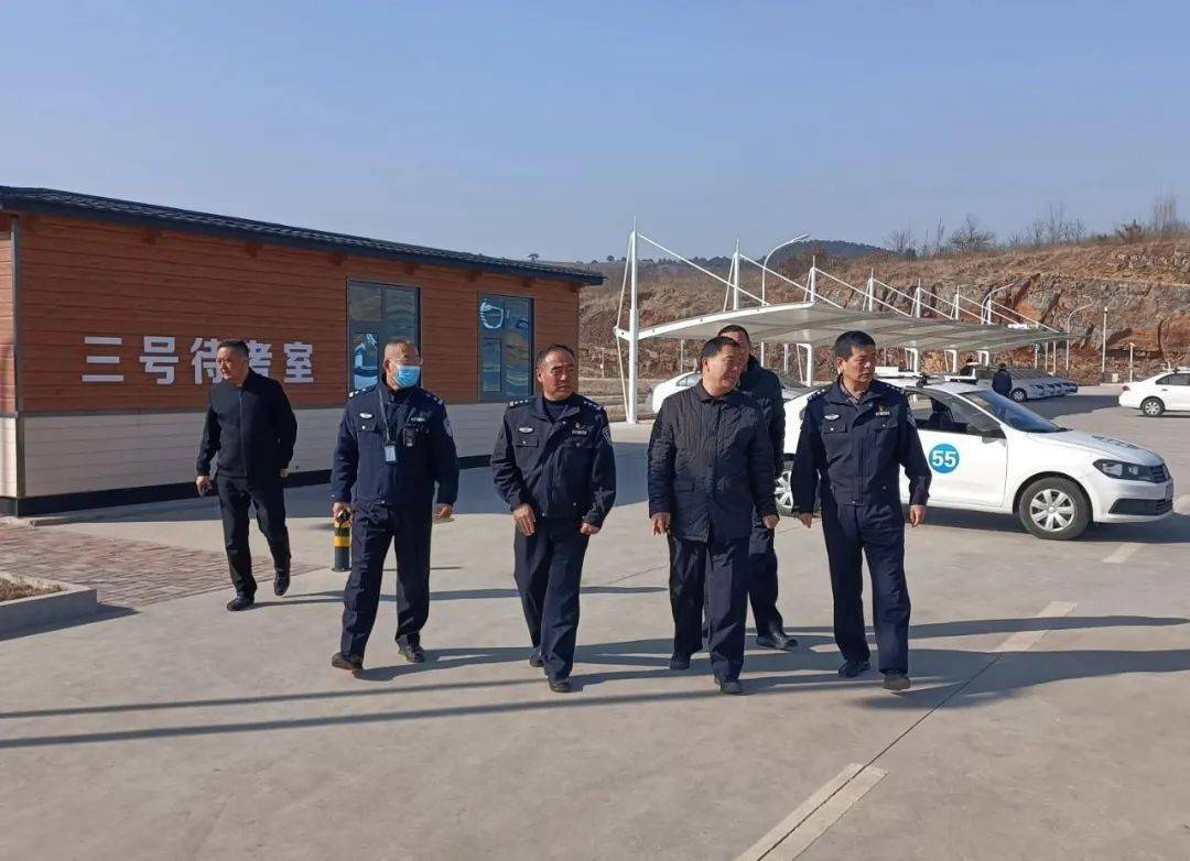 市所副所长宋加贤主持召开所务会,传达全省道路交通安全大排查大整治
