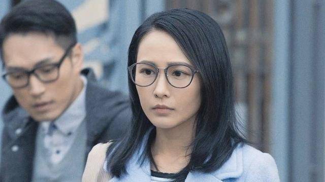 恭喜香港著名女演员汤怡今日大婚腹部隆起已怀孕近三个月