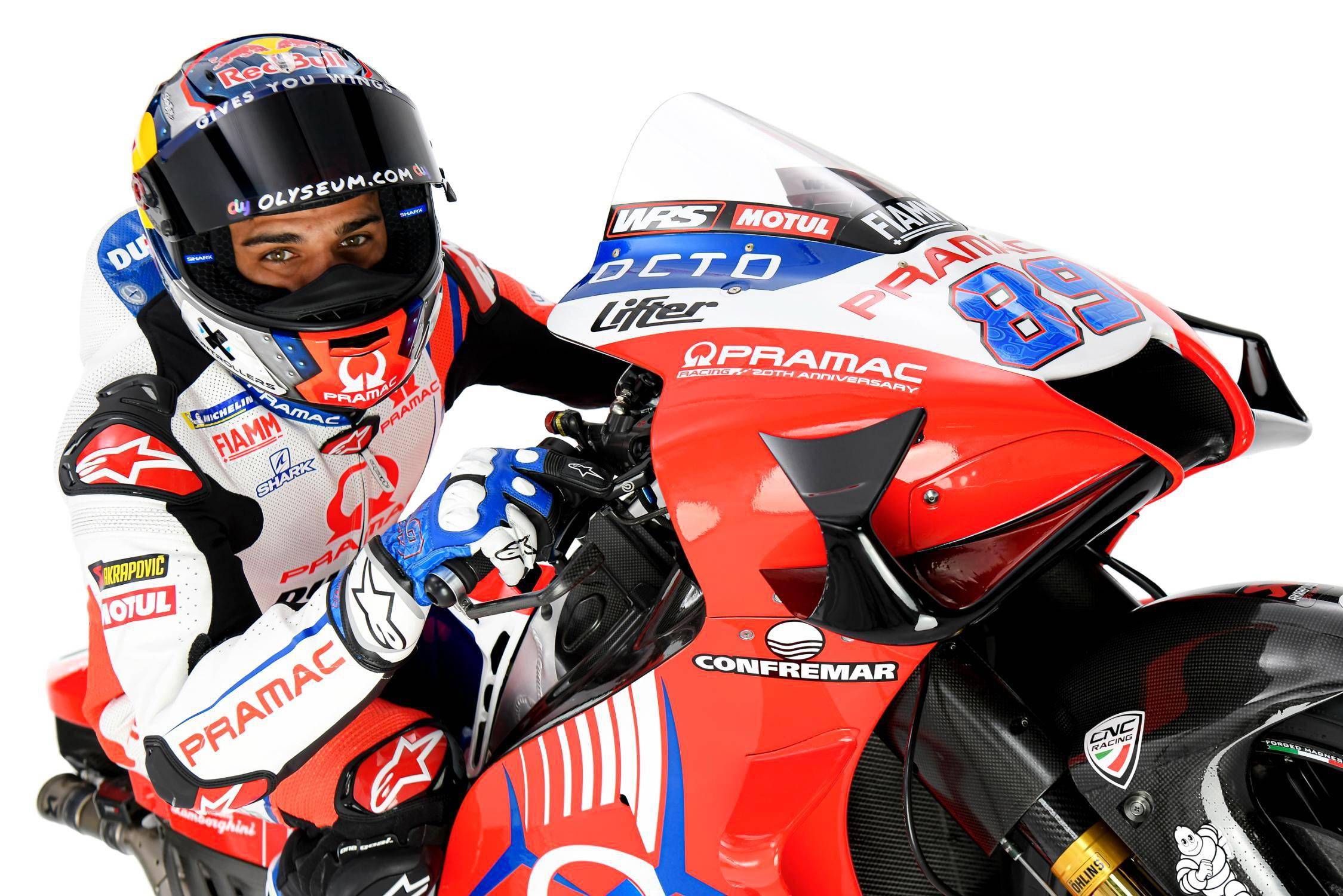另一位车手,现年 23 岁的马丁,是 2018 年度的 moto3 世界冠军,自