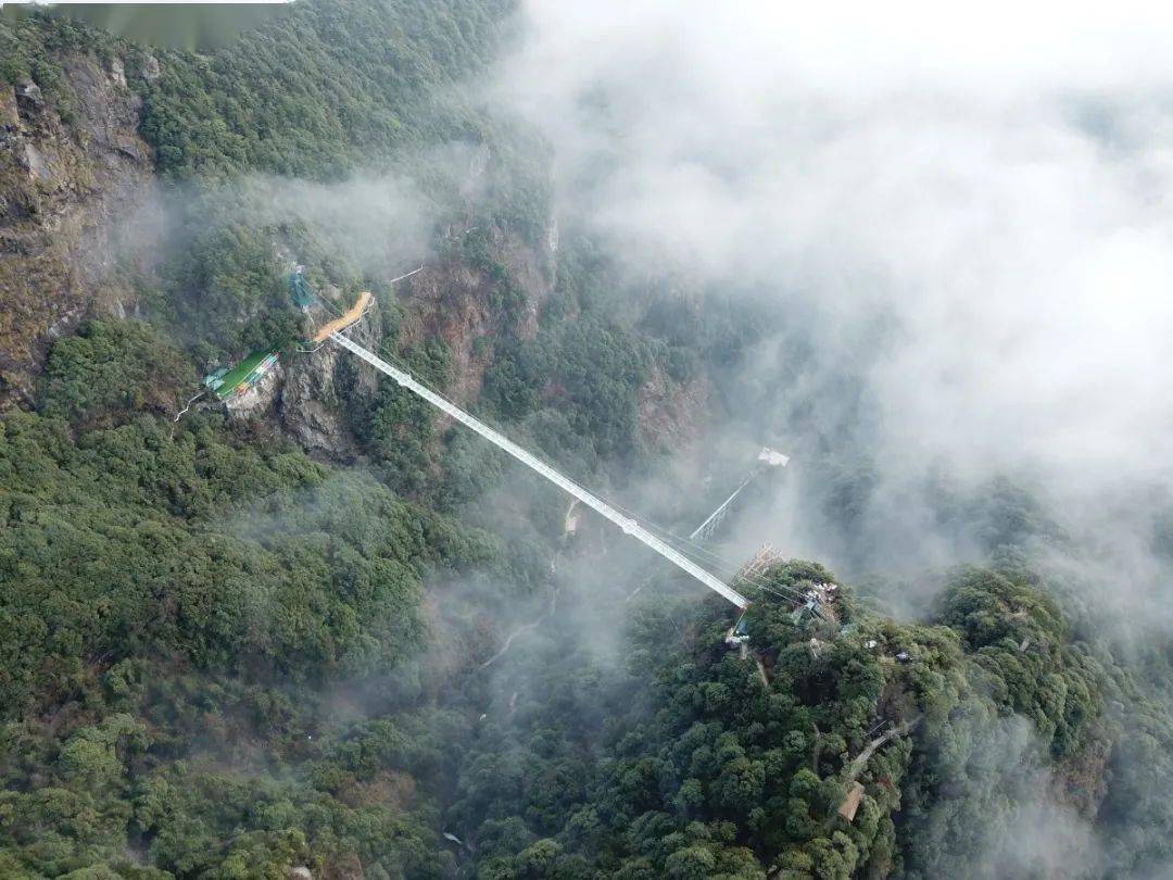 体验飞天魔毯 宁波宁海梁皇山探险乐园 山清水秀,奇峰异石,飞瀑流泉