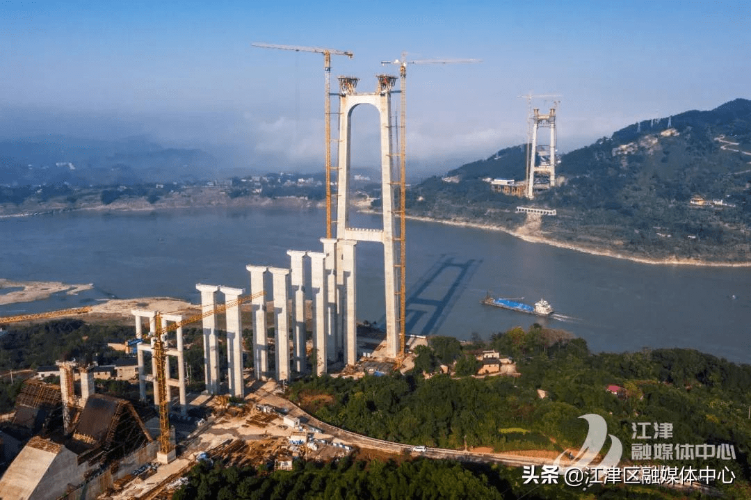 2017年,合璧津高速公路项目正式开工建设,其控制性工程——油溪长江