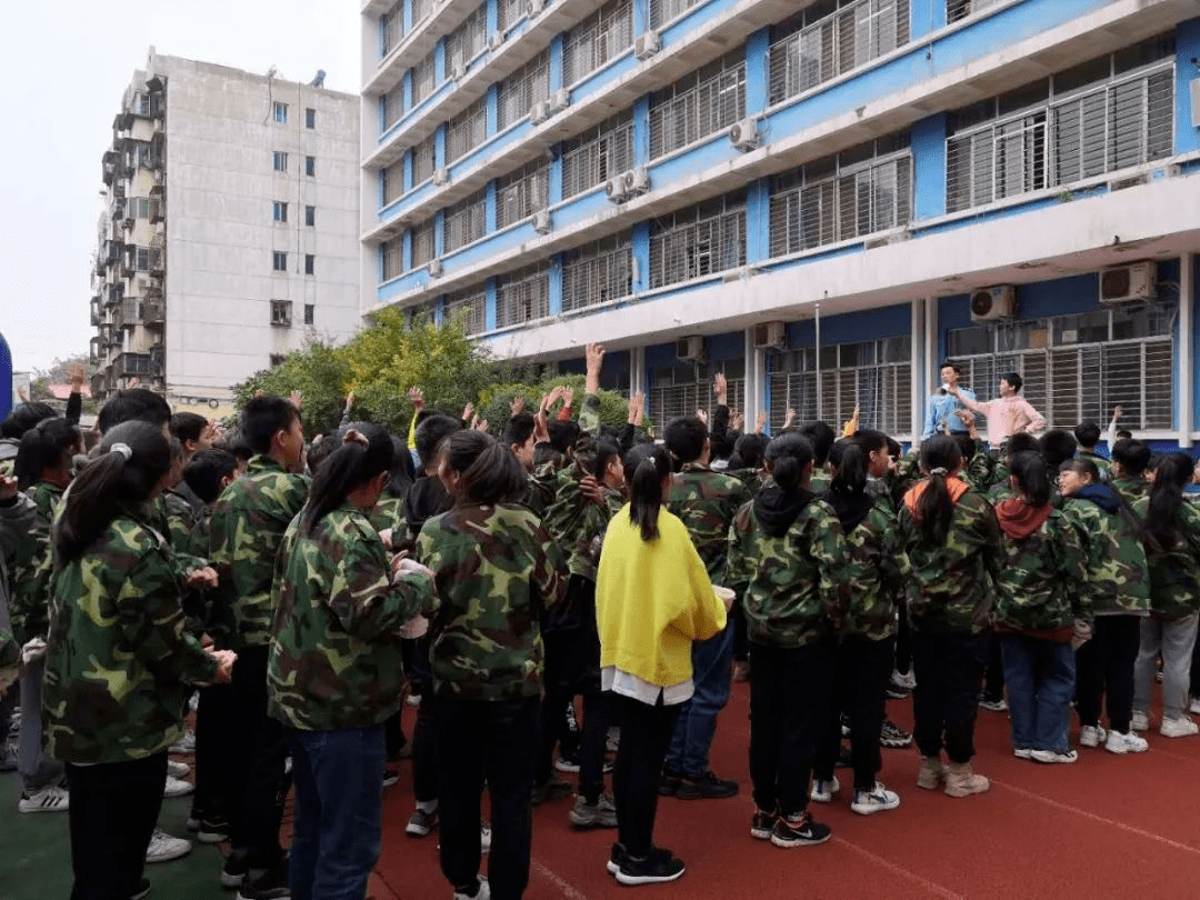 洛阳市东升二中东明寄宿校区(洛阳市东明外语实验学校 )位于洛阳市