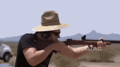 只能说明你们的惯性还不够大呀····  原理解释: 开枪的