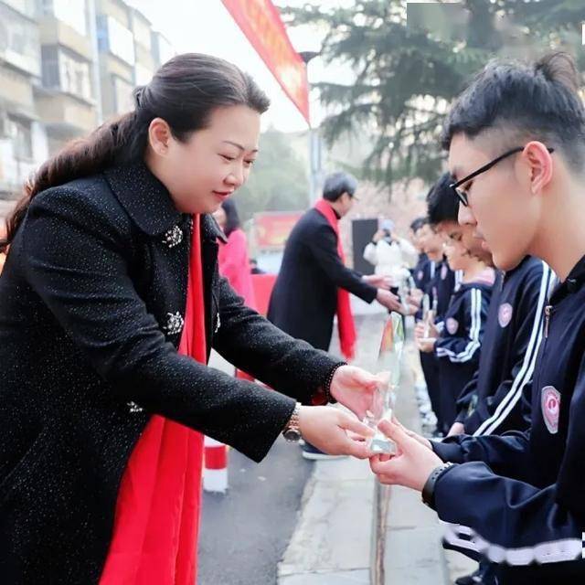 钱俊哲 孙紫博 李雨航 苑中圆 赵悦凯崔慧玥 段文研 何秋祺 李安妮