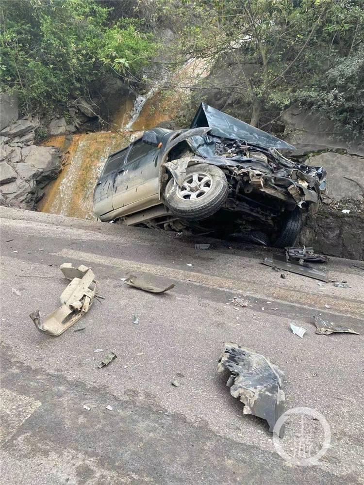 "魔鬼路段"又出事故,现场一片狼藉……_涪陵