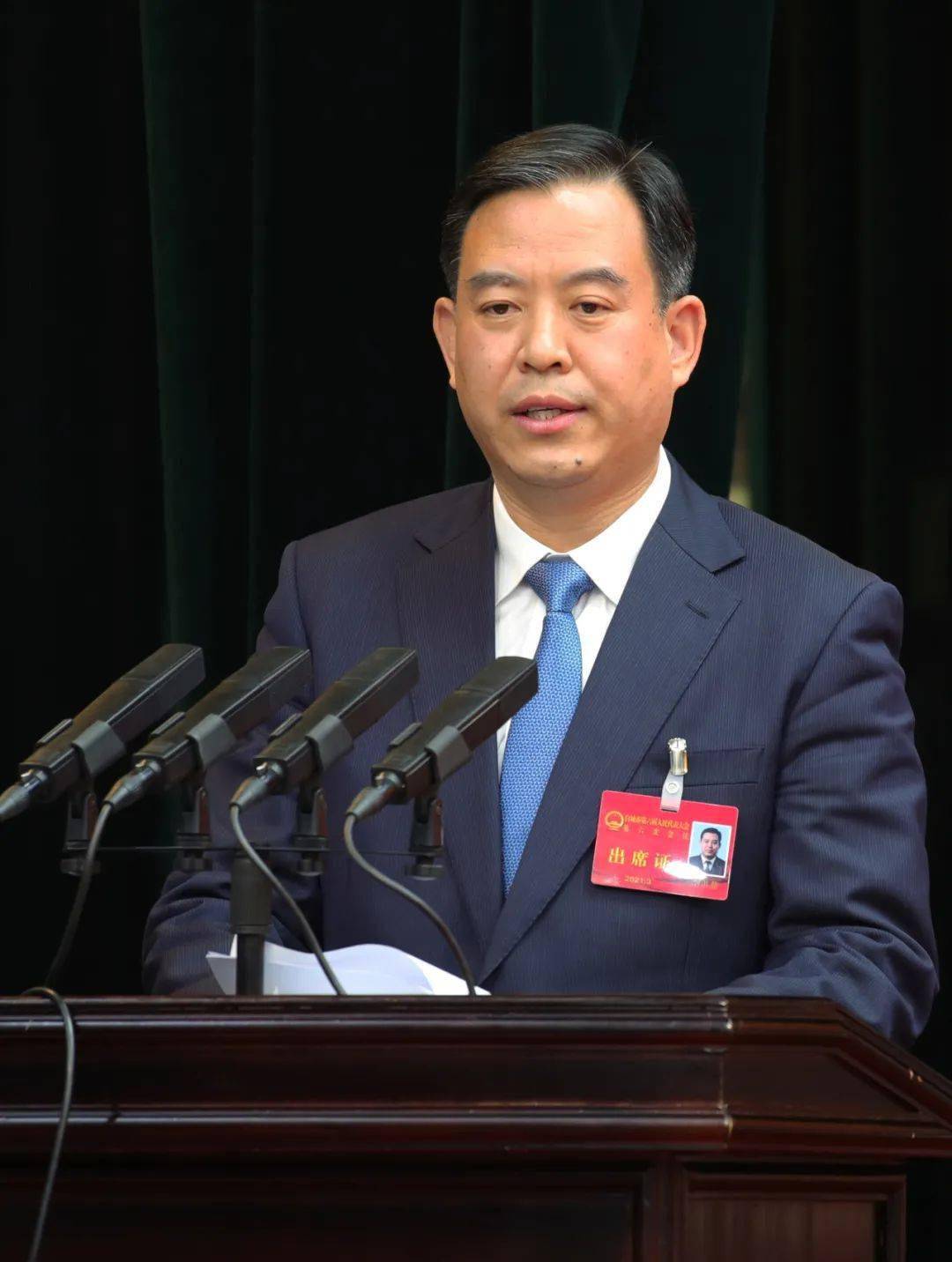 李洪慈当选白城市人民政府市长