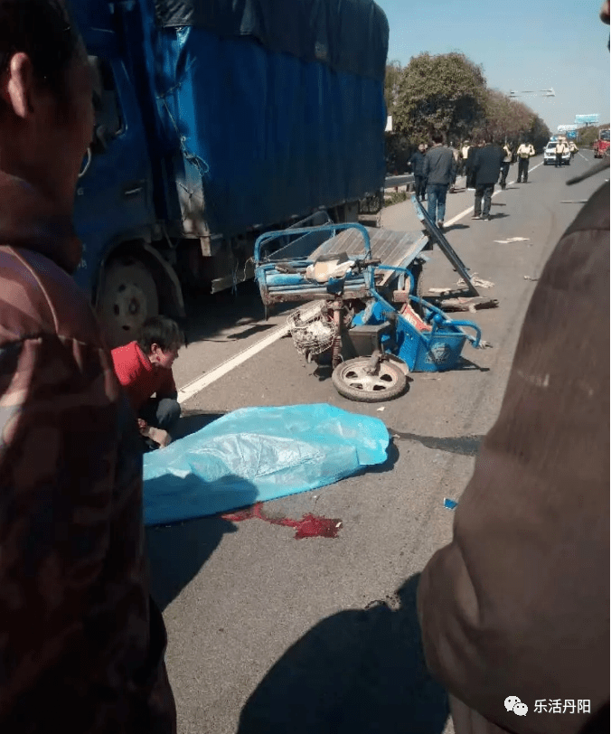 【城事】近日,丹阳发生多起车祸!一车怒向花坛;一人当场