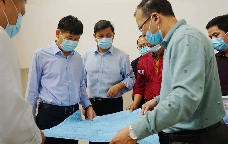 丘德奎深入学校调研改扩建项目