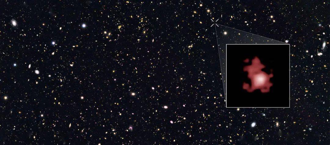 gn-z11位于大熊座之中,先前的测定表明它距离地球大约320亿光年,诞生
