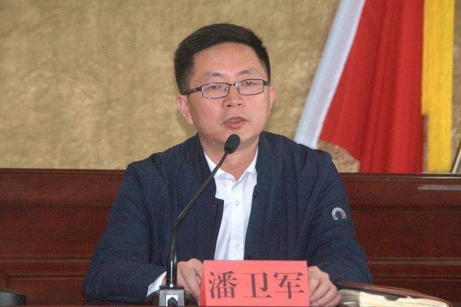 镇人大主席潘卫军就进一步凝聚起人大代表的智慧和力量,积极助推"千年