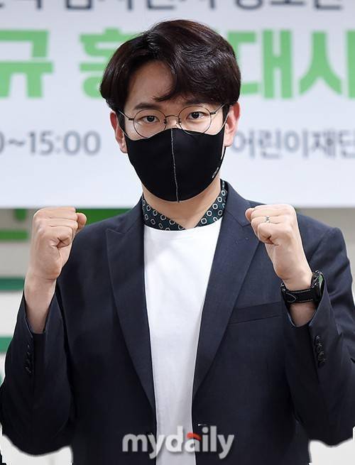 韩国艺人张圣圭 30日下午作为形象宣传大使出席了公益