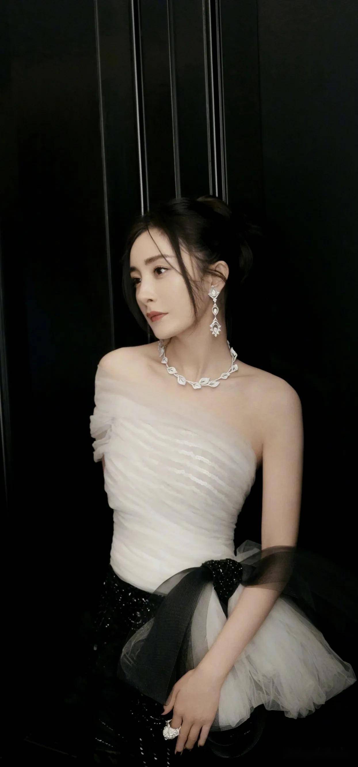 黑色诱惑时尚礼服穿搭,杨幂清新简洁大片,超清美图手机壁纸