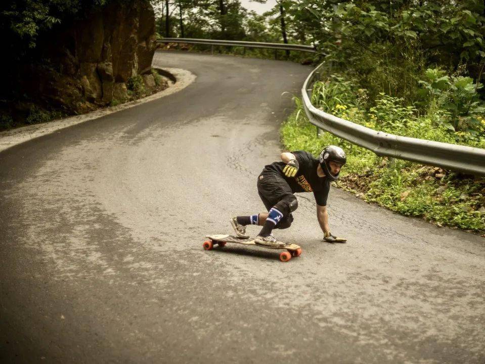 周末41011weekend安吉61长板和轮滑速降anji61downhillskating