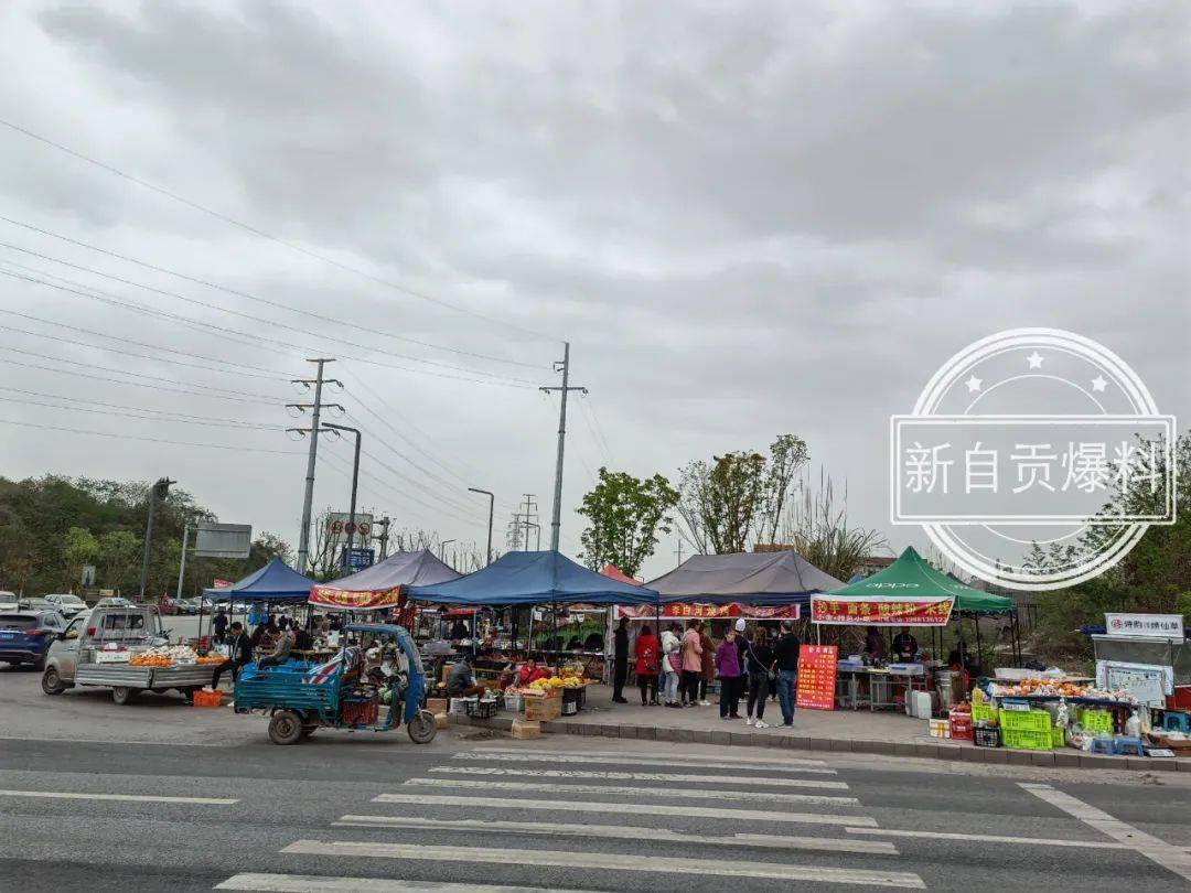 诚然,李白河本部新校区的启用让同心路营盘校区,学苑街商业遭受冰河期