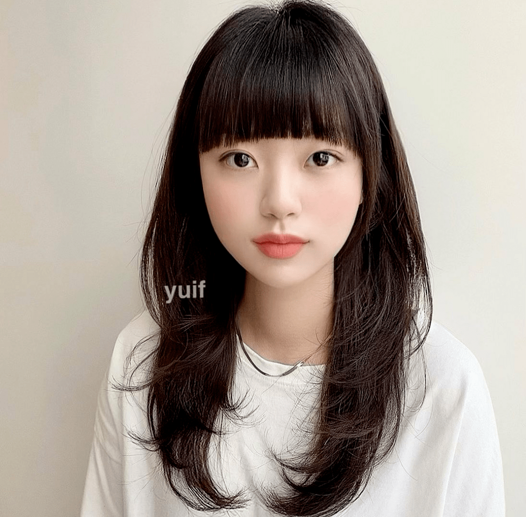 不知道要换什么发型,今天就要介绍很适合圆脸的"层次内扣",就如它的