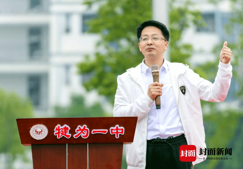 万万没想到"霹雳舞局长"rap也很溜_段礼富