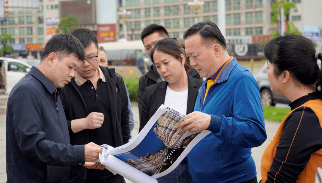 欧国伟率队调研市政建设,创建文明城市工作