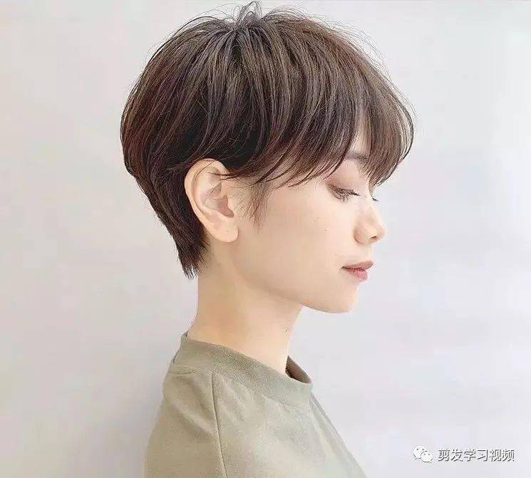 最近流行什么发型?精致"露耳短发"(30款)
