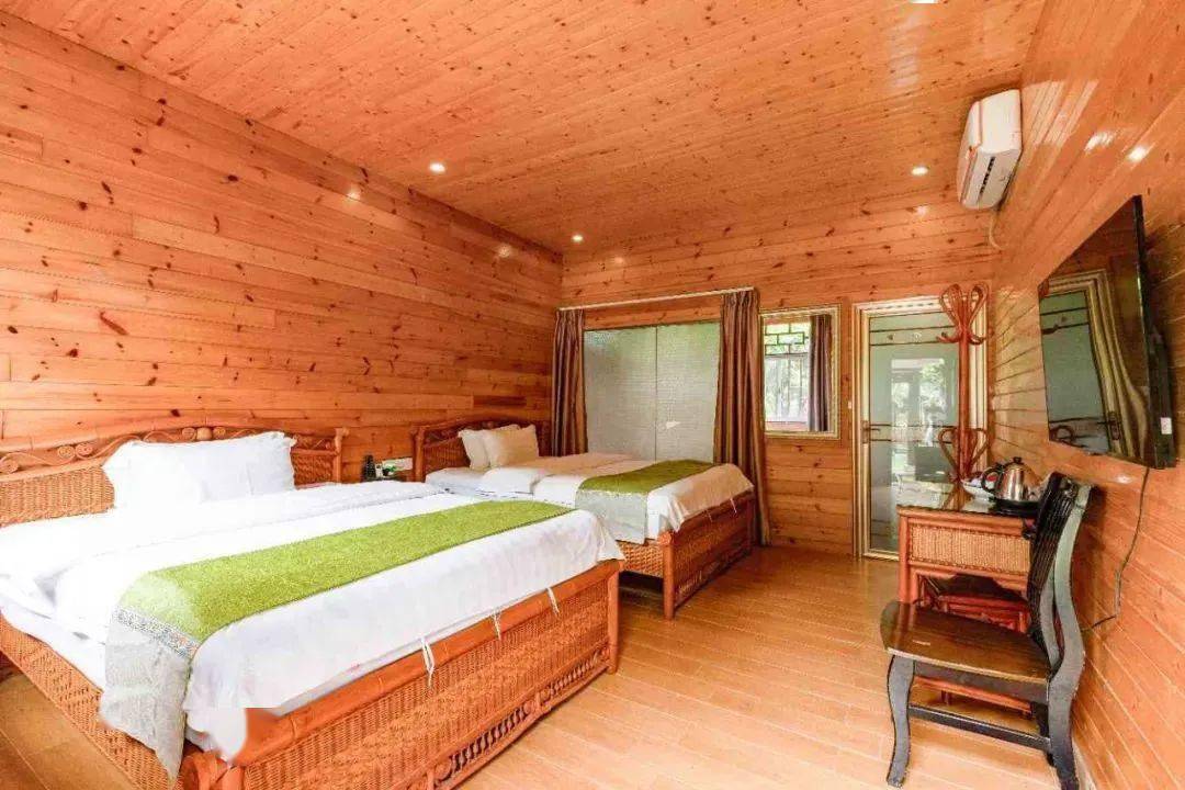 299入住「从化聚城山庄」塘景温泉/木屋温泉独立房