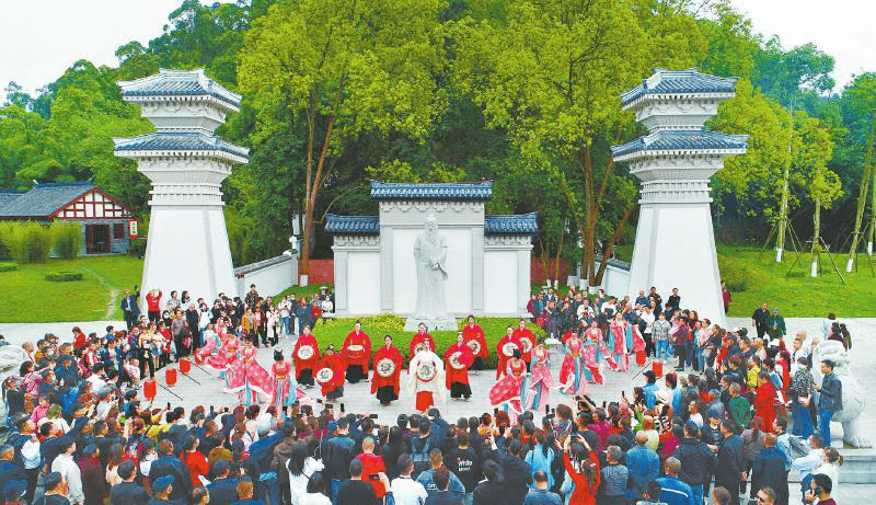 4月14日,彭祖山三月三朝山会在眉山市彭祖山景区举行.