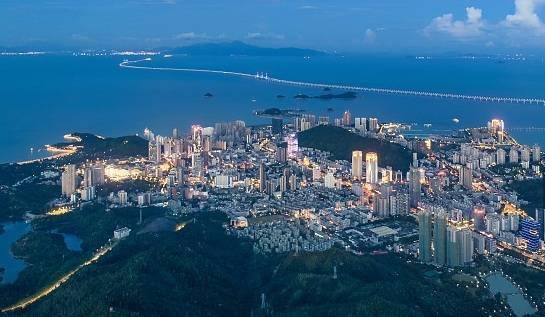 黑白面将军山隧道开挖进度过半 横琴新区到南屏距离极限缩短