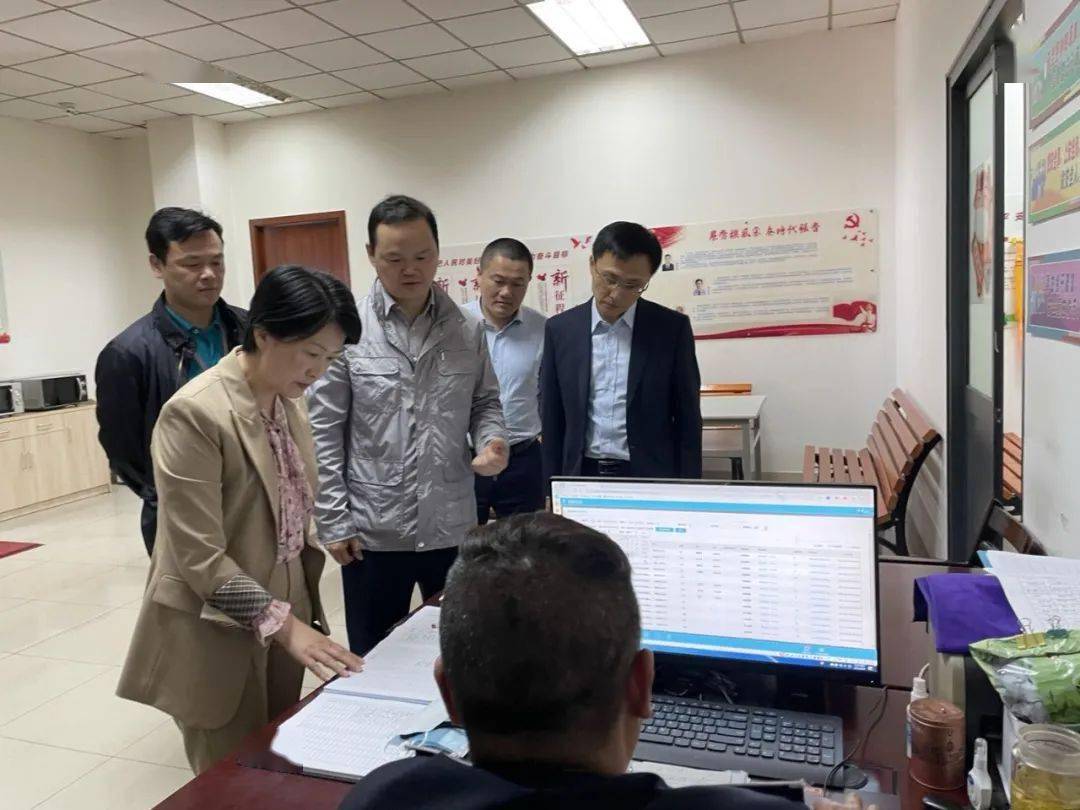相城区委副书记,区长季晶一行莅临相城公交润元路首末