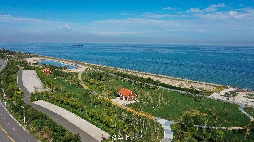 沿海而建的东堤公园,南起海旭道 北至妈祖文化园 整体位于生态城临海