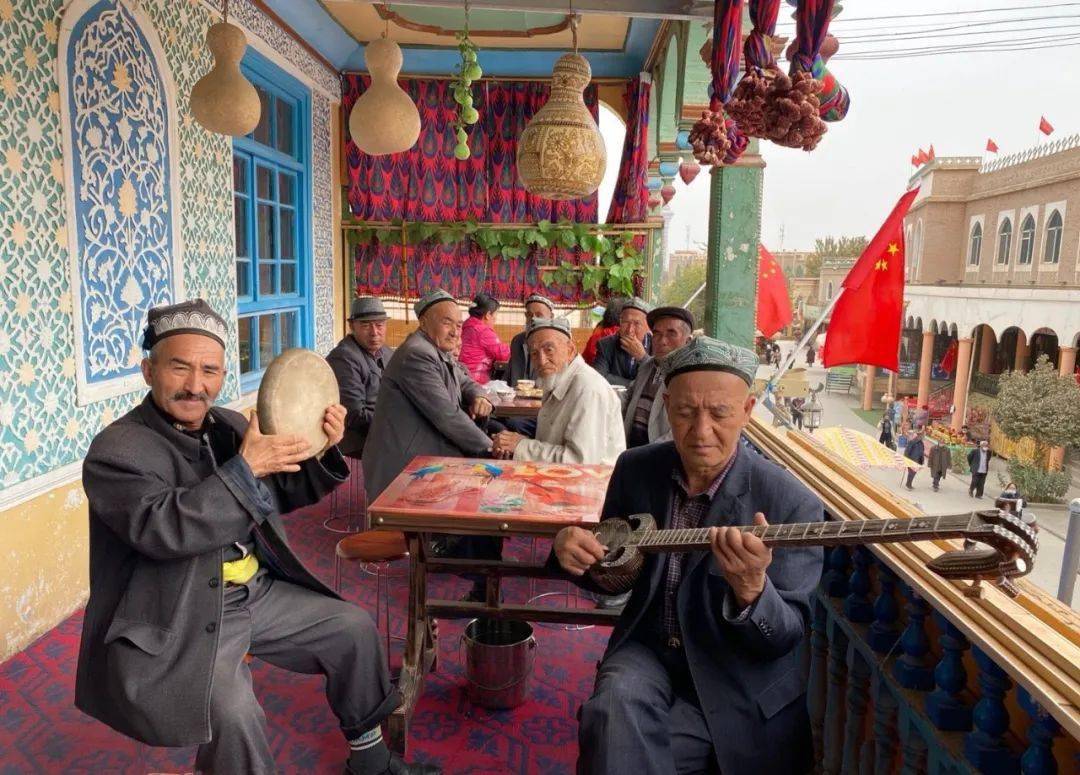 去南疆,去帕米尔高原  去感受独有的人文风情  去体验历史的悠久和