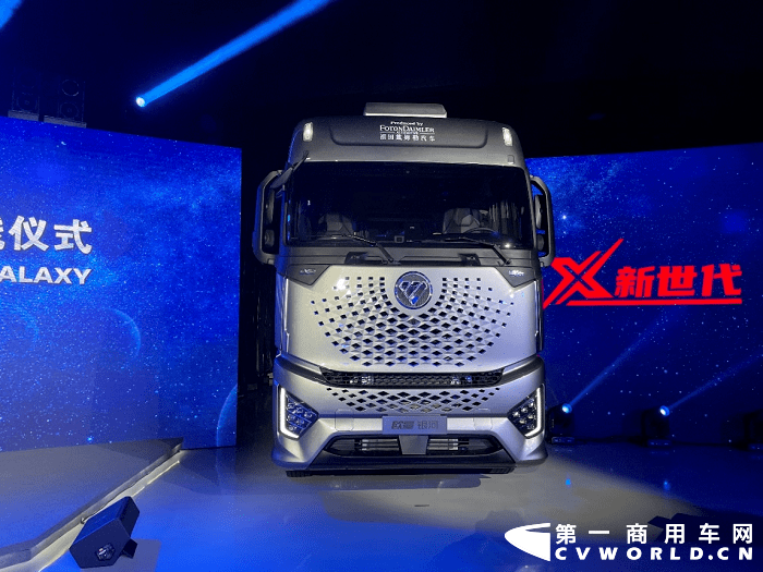 奔驰未来卡车来到中国?ta叫欧曼银河