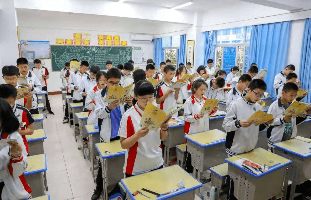 良好的办学条件 丰厚的奖教奖学金 泉州刺桐中学已形成一个"你追我赶