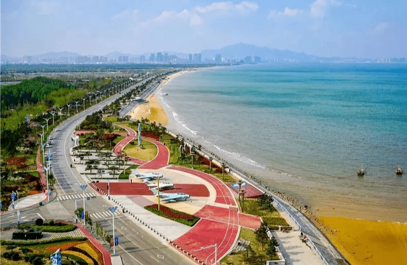 是在借鉴上海市,宁波市 商业街区的经验基础上, 根据西海岸新区城市