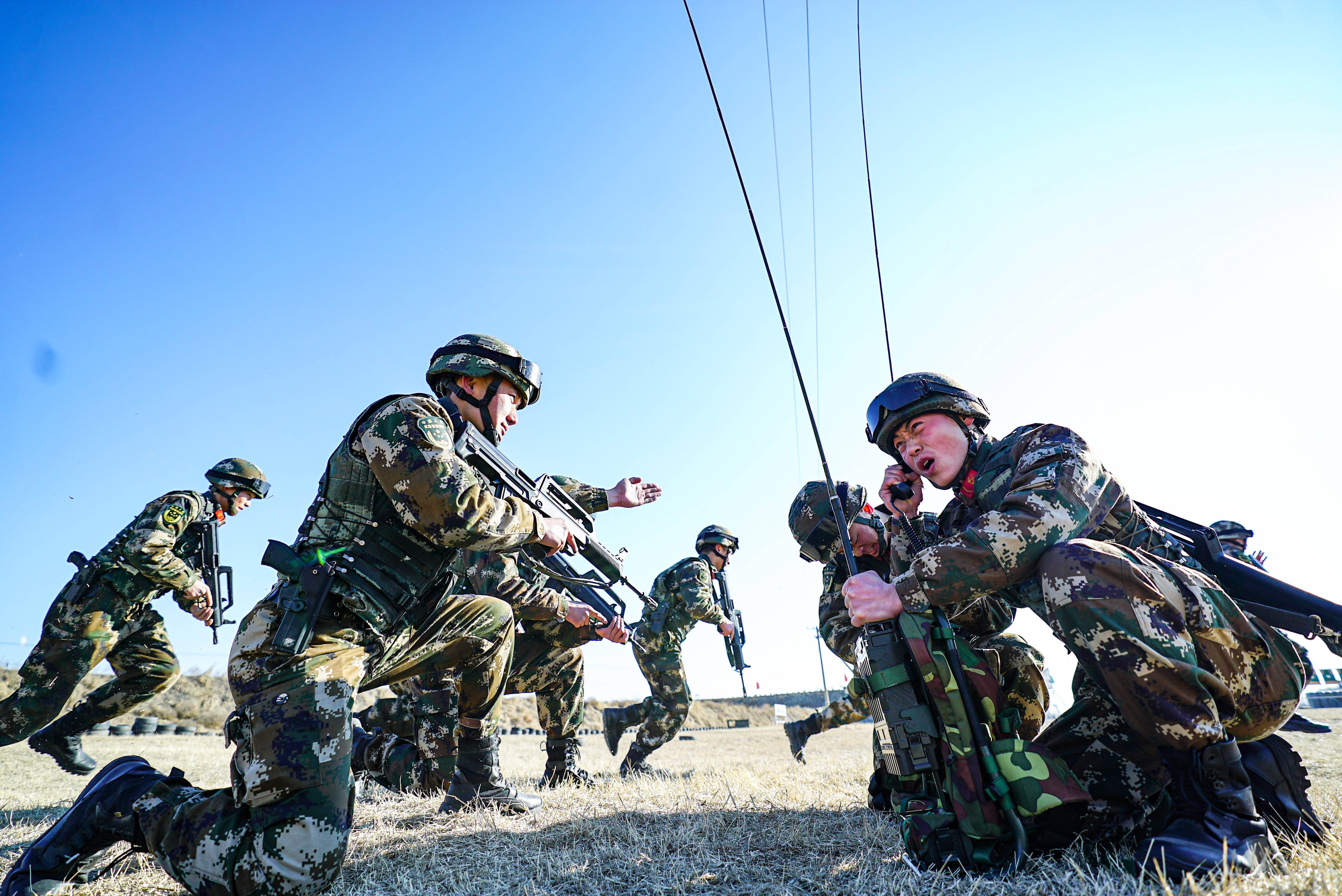 武警北京总队机动一支队特战小队进行战术演练(2020年3月4日摄.