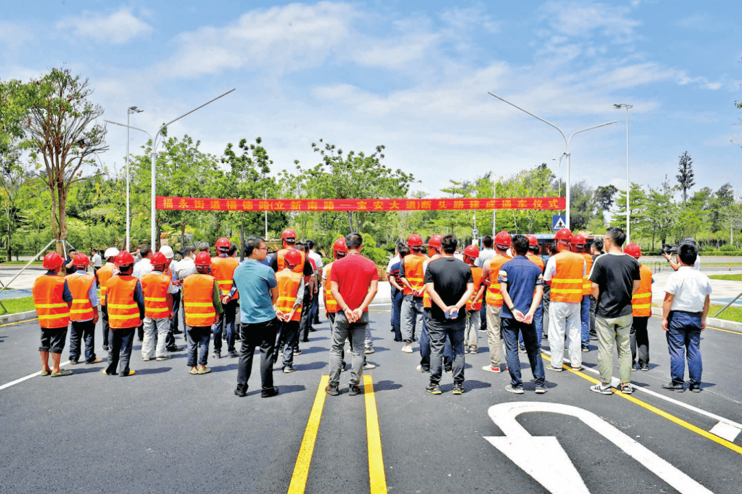 福永街道福德路(立新南路-宝安大道)通车仪式现场.