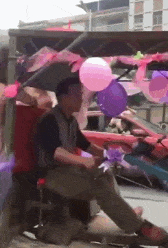 我很生气,去找她理论.我: