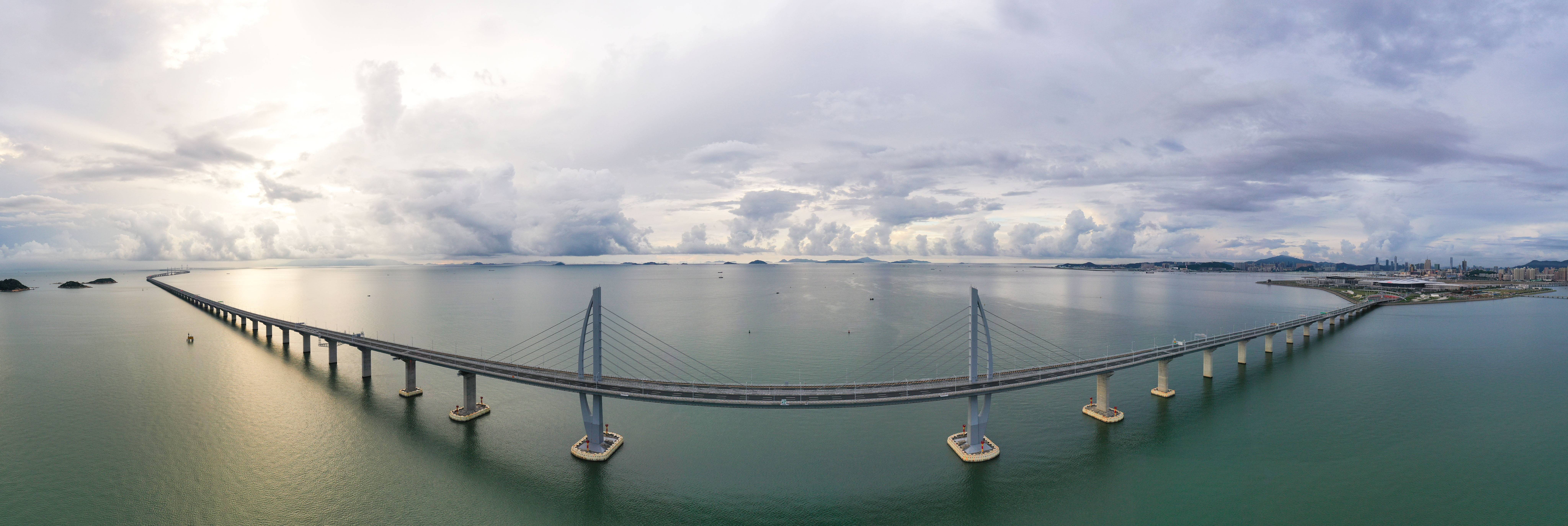 这是2020年9月12日拍摄的港珠澳大桥(无人机全景照片).