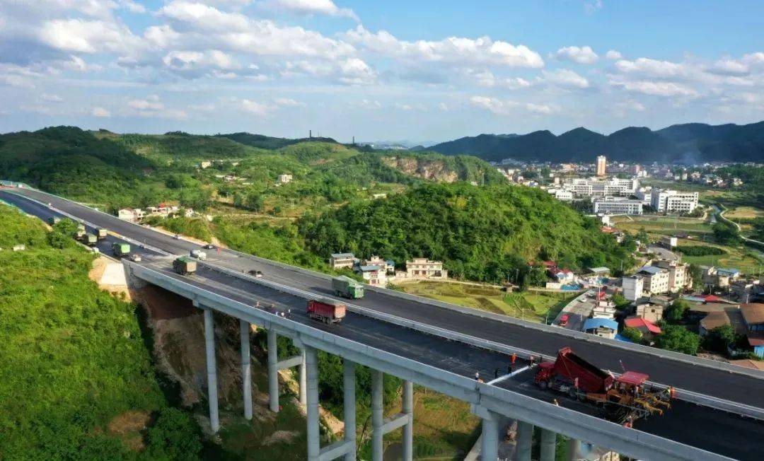 途经龙里,贵定,福泉等地,贵黄高速预计今年6月通车