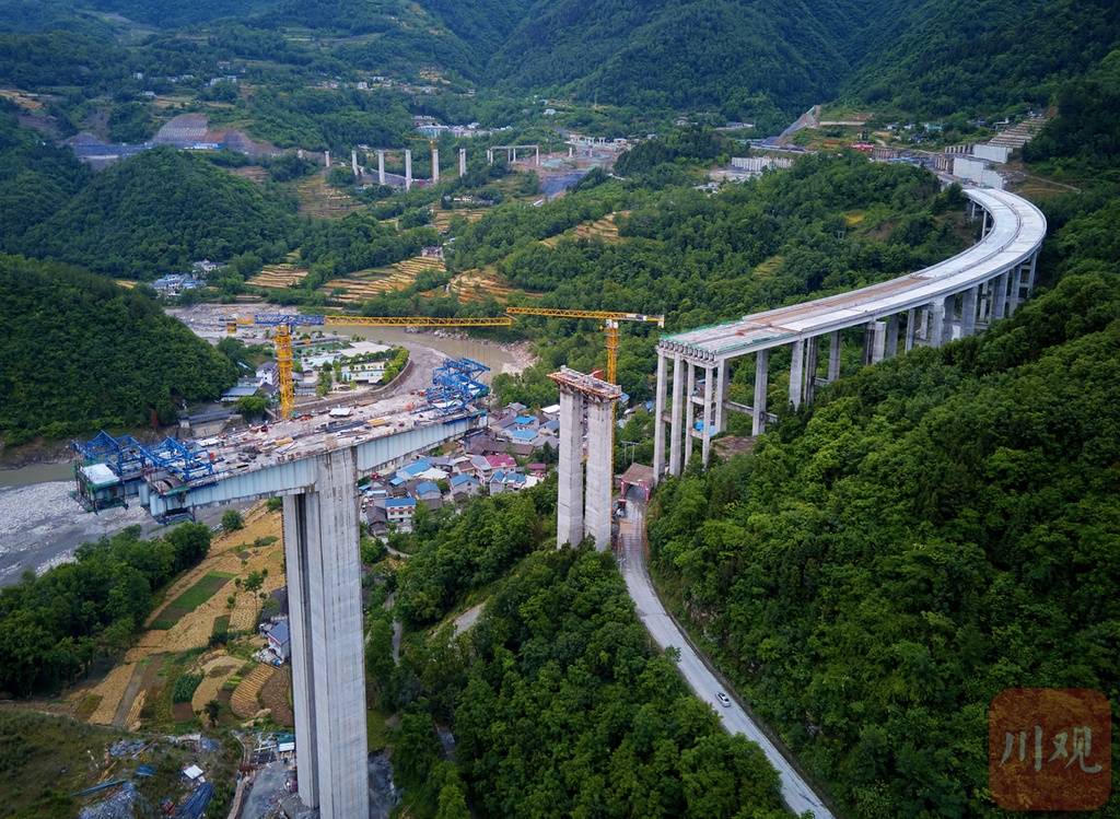 九绵高速涪江特大桥加快建设预计今年7月合龙