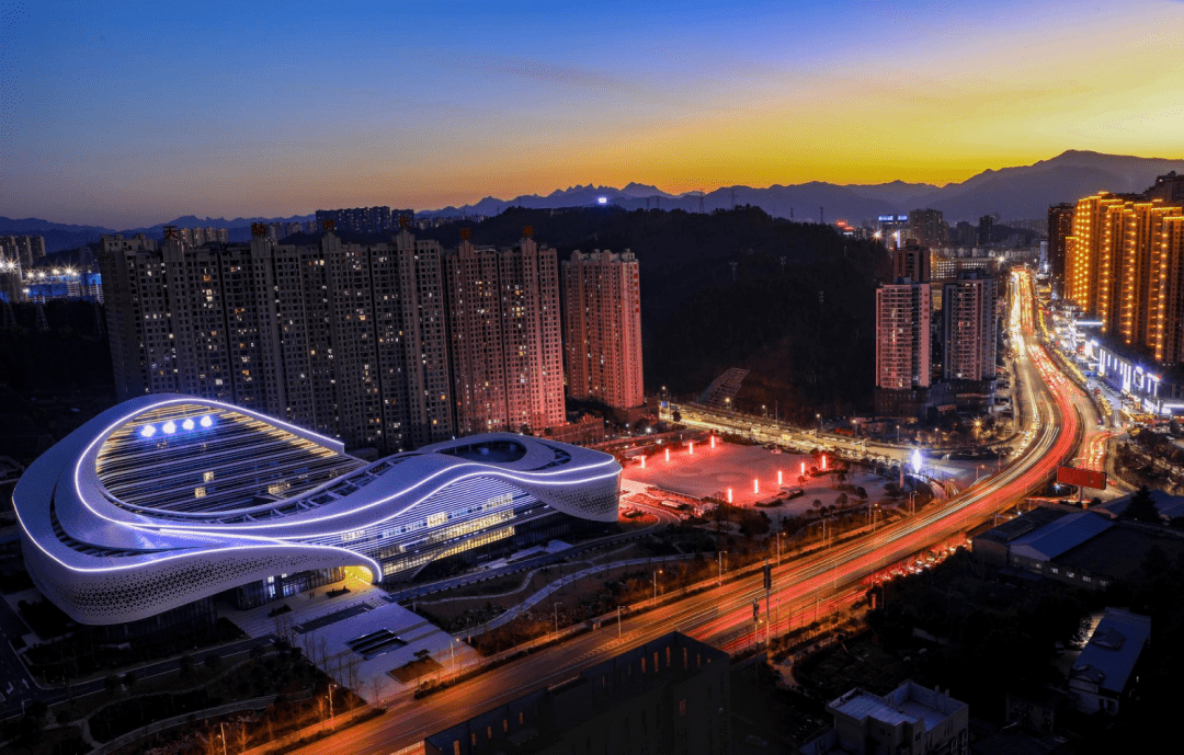 今天,晚报君就来给 各位好奇宝宝们解答 3月27日 十堰日报传媒集团在