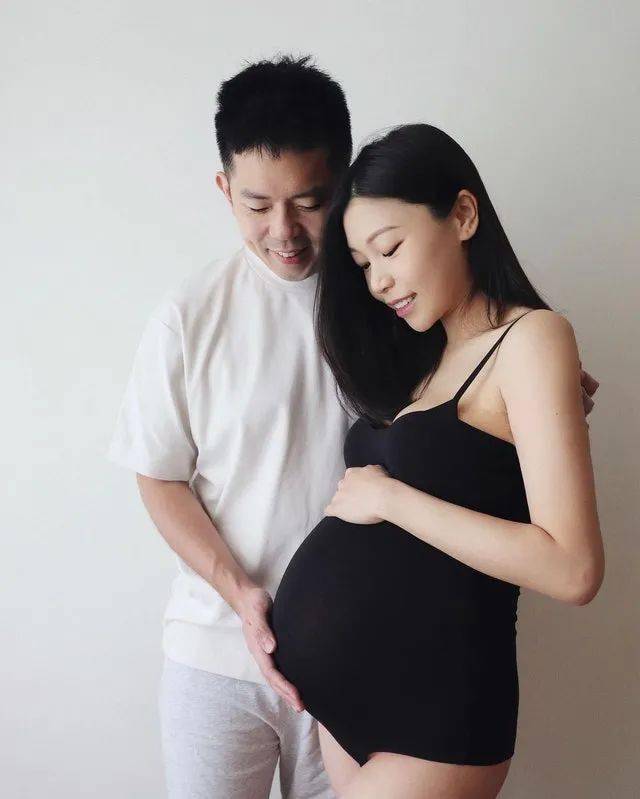 索爆新抱与儿子温馨孕照曝光.