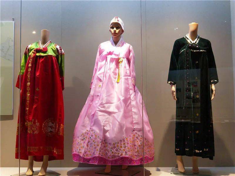 展览国家非遗朝鲜民族服饰在普洱市博物馆展出