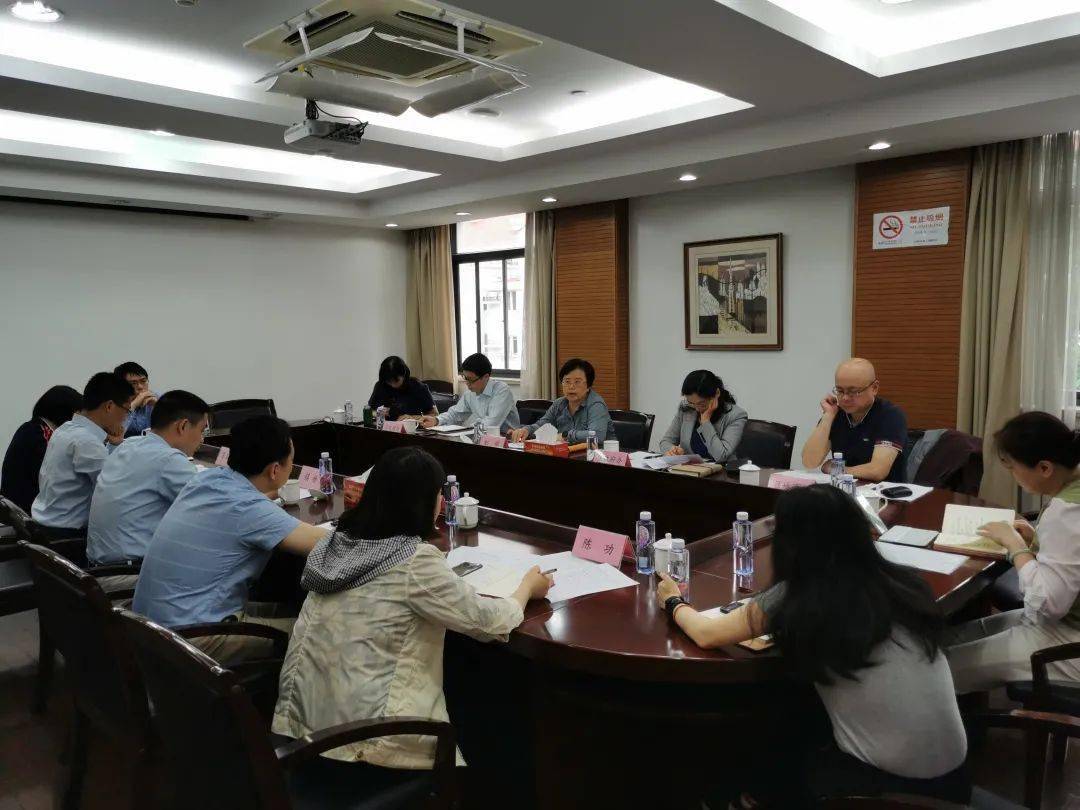 区委常委副区长刘燮调研石门二路街道居委会换届选举工作和新冠肺炎