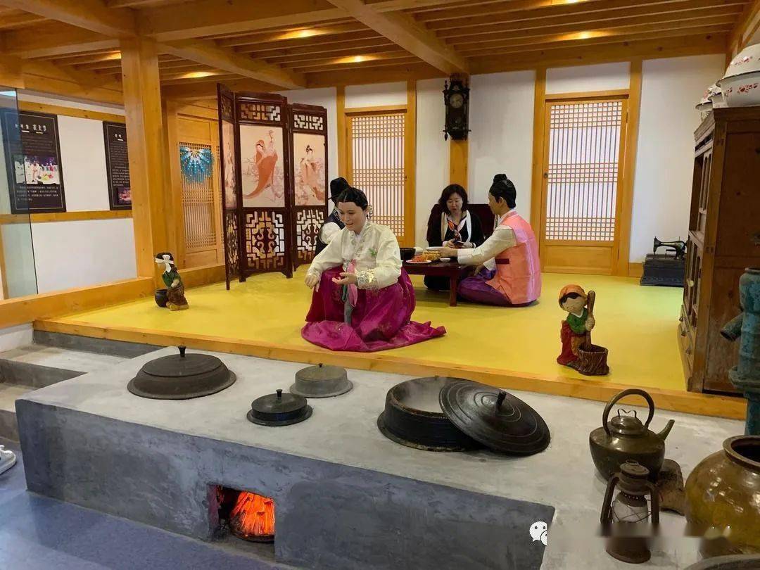 欣赏朝鲜民族歌舞表演 深入了解朝鲜族民居,节日礼仪,饮食,服饰